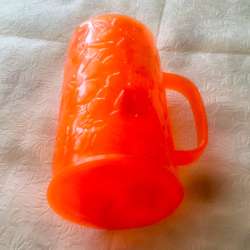 🔥2/$20🔥Double Wall Gel Freezer Orange Mug 
Flower Design
